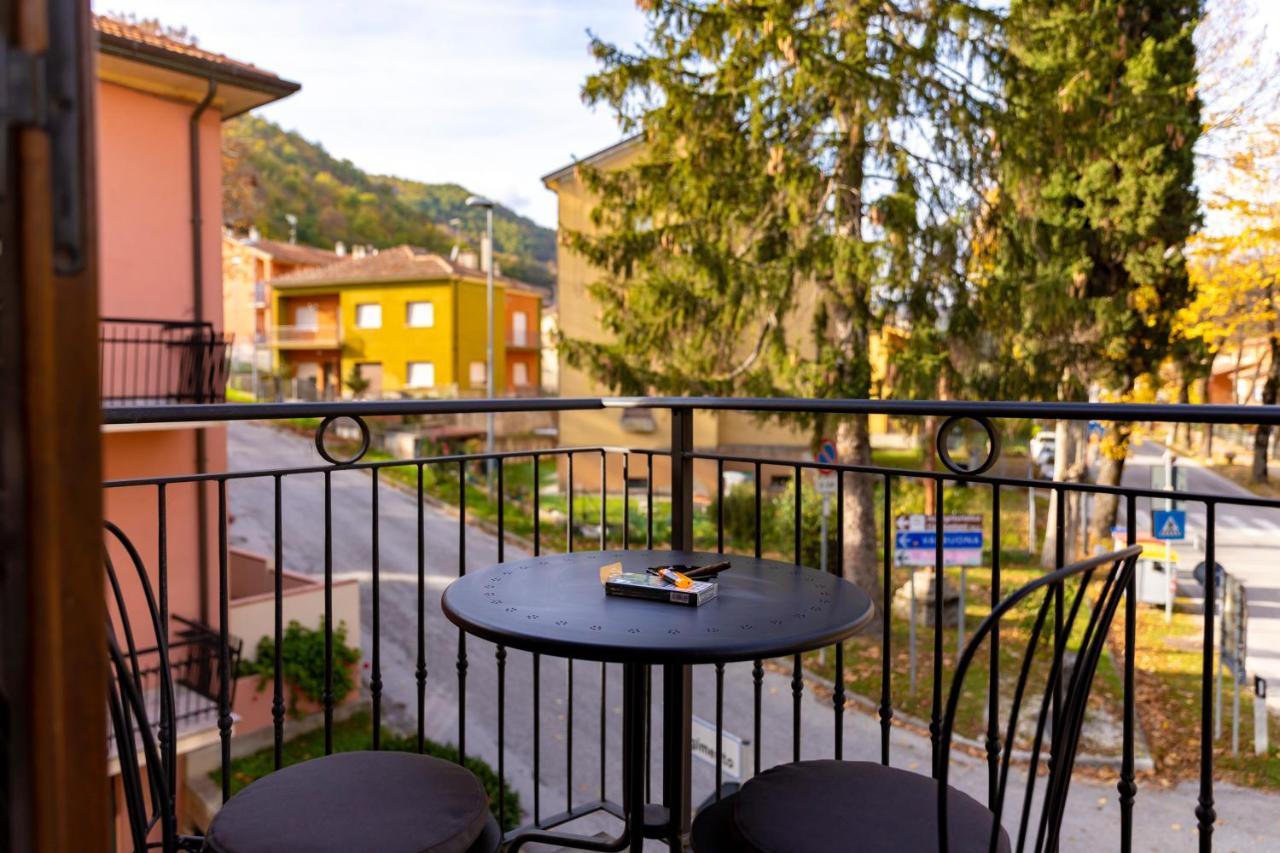 River House Mercatello sul Metauro Exteriör bild